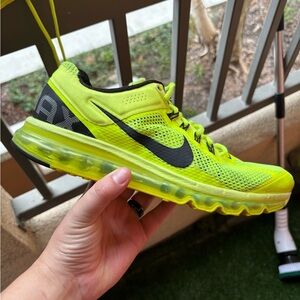 🔥Nike Air Max Volt and Black